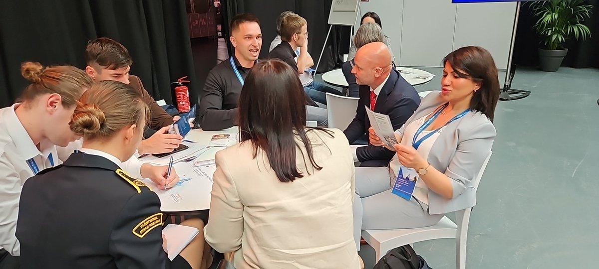 Palopäällystöliitto tweet media