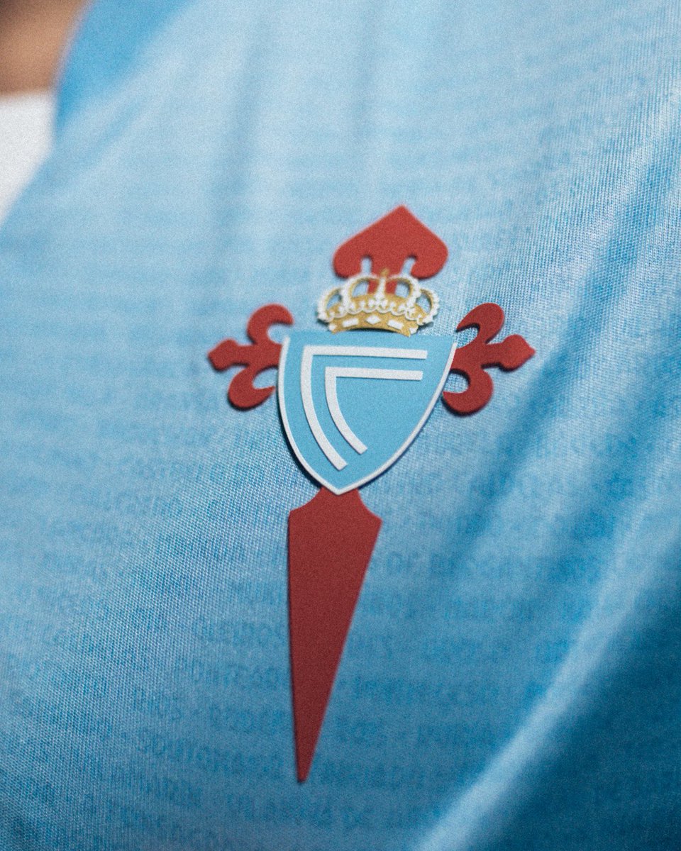 jaavirezz's tweet photo. @RCCelta @hummel1923 @hummelspain @hummelspain bordad los escudos, segundo aviso. https://t.co/aN3v78WGsi