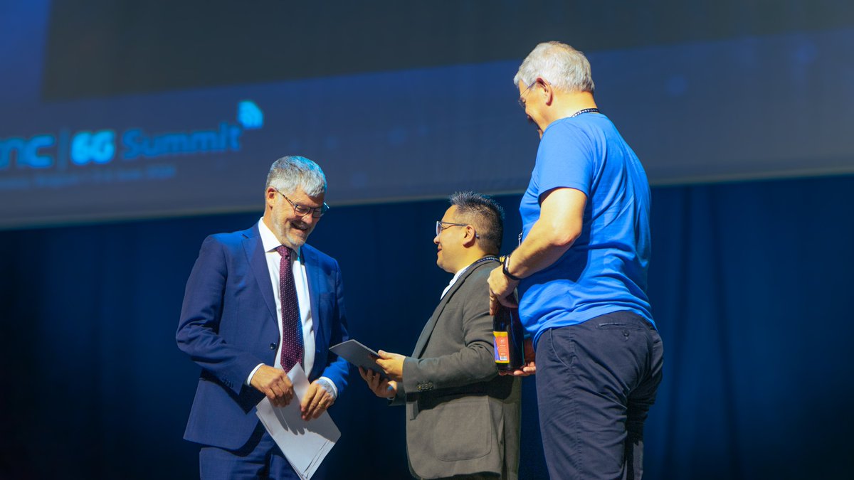Digital for Planet | D4P (@digital4planet) on Twitter photo Excited to officially kick off the <a href="/EuCNC/">2025 EuCNC & 6G Summit</a> with an esteemed lineup of speakers! Their welcome addresses set the stage for an insightful summit on the future of telecommunications! 🌐🌱👥
We are here representing our projects <a href="/6G4Society/">6G4Society</a>, <a href="/6Gntn/">6G-NTN</a> and <a href="/SPIRIT_eu/">SPIRIT project</a>.
#EuCNC #6G #D4P Excited to officially kick off the <a href="/EuCNC/">2025 EuCNC & 6G Summit</a> with an esteemed lineup of speakers! Their welcome addresses set the stage for an insightful summit on the future of telecommunications! 🌐🌱👥
We are here representing our projects <a href="/6G4Society/">6G4Society</a>, <a href="/6Gntn/">6G-NTN</a> and <a href="/SPIRIT_eu/">SPIRIT project</a>.
#EuCNC #6G #D4P