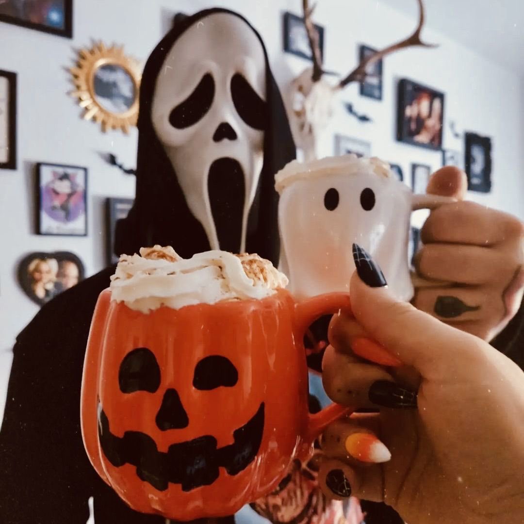thespookygirll's tweet photo. 149 more days till halloween 🔪 https://t.co/QN4xPrqhqw