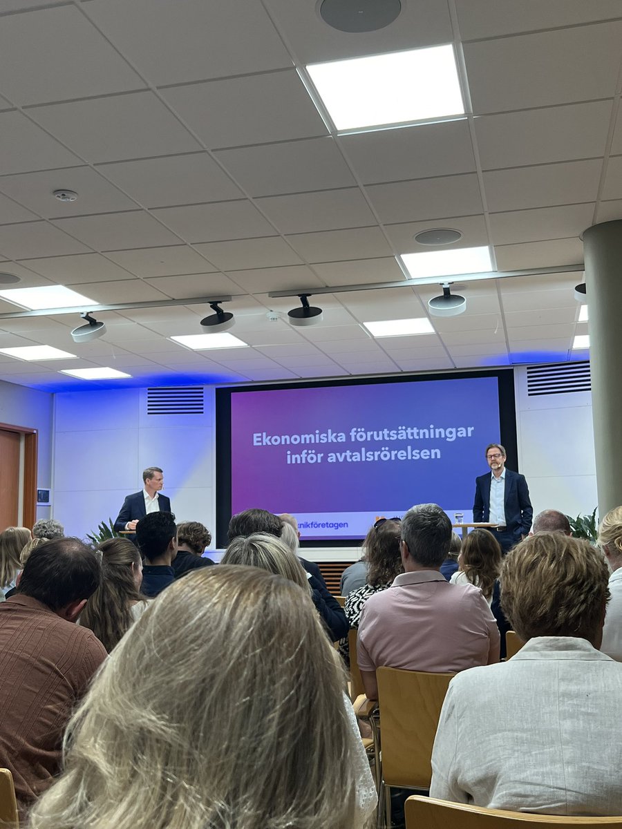 AlexHernadi's tweet photo. Förutsättningarna inför #avtal25 hos @teknikforetagen. Startskottet för det som komma skall när företagen inom industrin @Traomobel  ska teckna avtal som påverkar de flesta svenskars vardag. https://t.co/FUvUPkTWaH