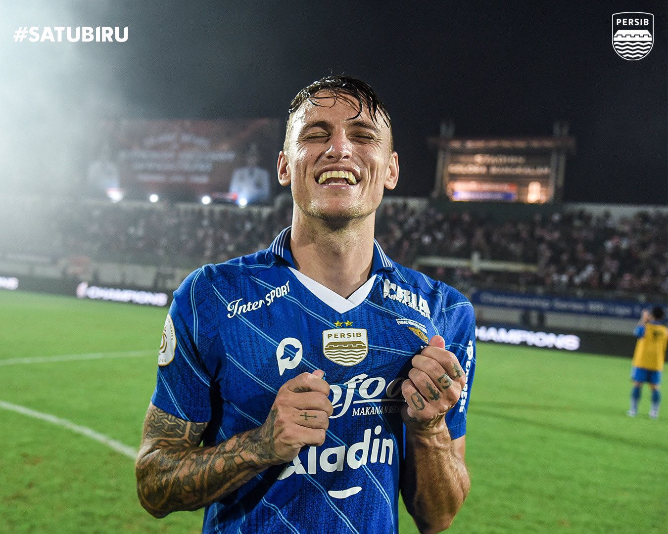 Dibuang Juventus hingga Sempat Jadi Pengangguran, Eks Timnas Italia Ini Malah Sukses Hadirkan Trofi Liga 1 bagi Persib Bandung
            - galeri foto