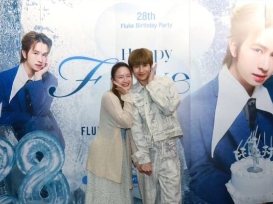 nextperi's tweet photo. 這兩張也太可愛了吧……想看大圖欸……🥹😫🫠❤️🔥
#28thFlukeBirthdayParty
#28thHBDFlukeNatouch
#TamNuaNaFluke
#เจ้าแก้มก้อน #fluke_natouch #cooheart #ployphat23 https://t.co/WiRSdTQYeM