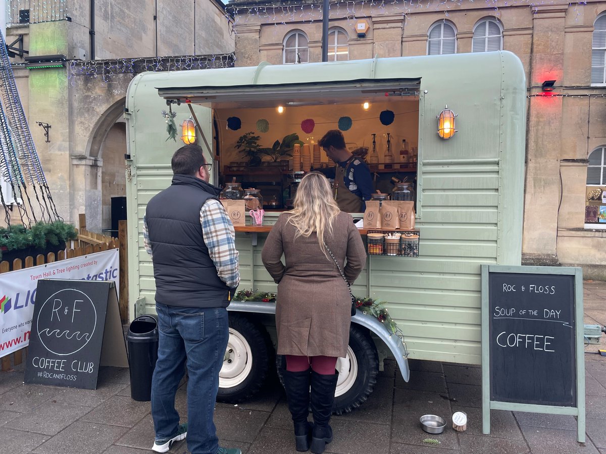 MelkshamTC's tweet photo. Melksham Market Traders
In the Market Place today until 1pm
🍤Fresh fish- @charliesfreshfish
🥦Fresh fruit & veg- V & P Collins Farmshop
☕Fresh coffee- @rocandfloss
🍩Tasty baked treats- @theloafshackbakery
#freshfoodood
#buylocalsupportlocal
#markettrader https://t.co/PCKOcXuepU