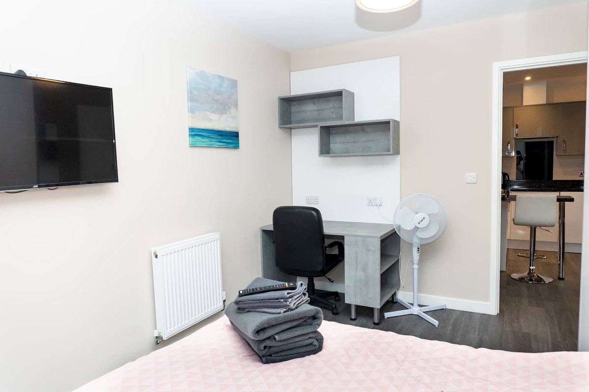 staylets1's tweet photo. Are you planning your business or #corporateaccommodation in #Surrey or #Cheltenham?
#StayLets offers loyalty rewards, direct booking perks, and #reducedrates for #extendedstays.
Contact us today for your ideal stay experience: https://t.co/beuoqljouI
#BusinessStays #FreeWiFi https://t.co/HqddTNpzpj