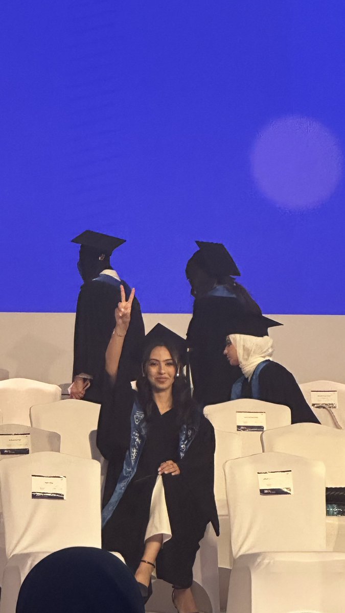 nadasallam's tweet photo. Congratulations baby girllll ❤️🫶🏻💋 

#AUGRAD https://t.co/O2iPO2eqm0