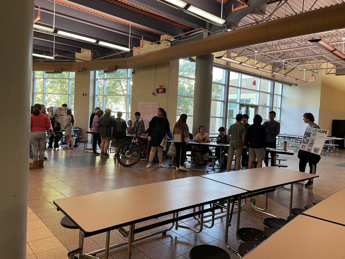 Lauren Field tweet media