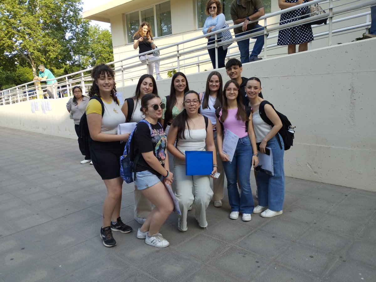monico_ies's tweet photo. Nuestro alumnado de 2° de Bachillerato ha comenzado hoy las pruebas de EVAU de la UCLM. Seguro que el trabajo duro de estos meses tendrá su merecida recompensa. ¡Mucho ánimo y mucha suerte! 🍀 https://t.co/rsoBu5V77n