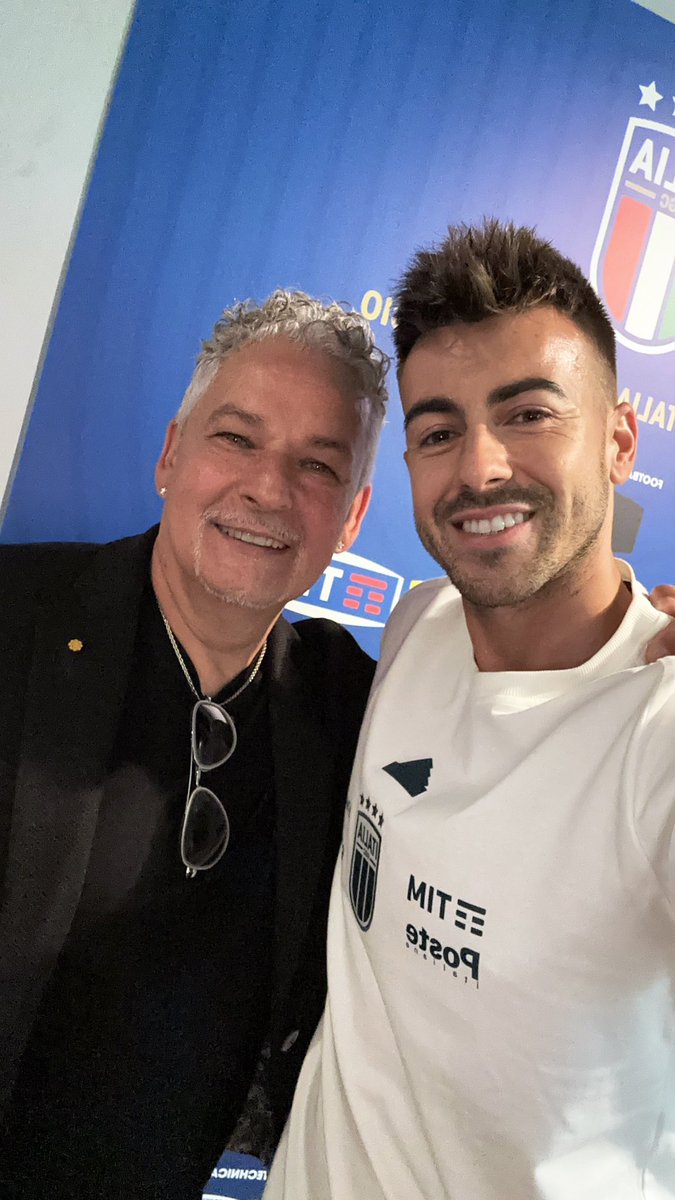 OfficialEl92's tweet photo. #10💙 https://t.co/f1sxMqL1w4
