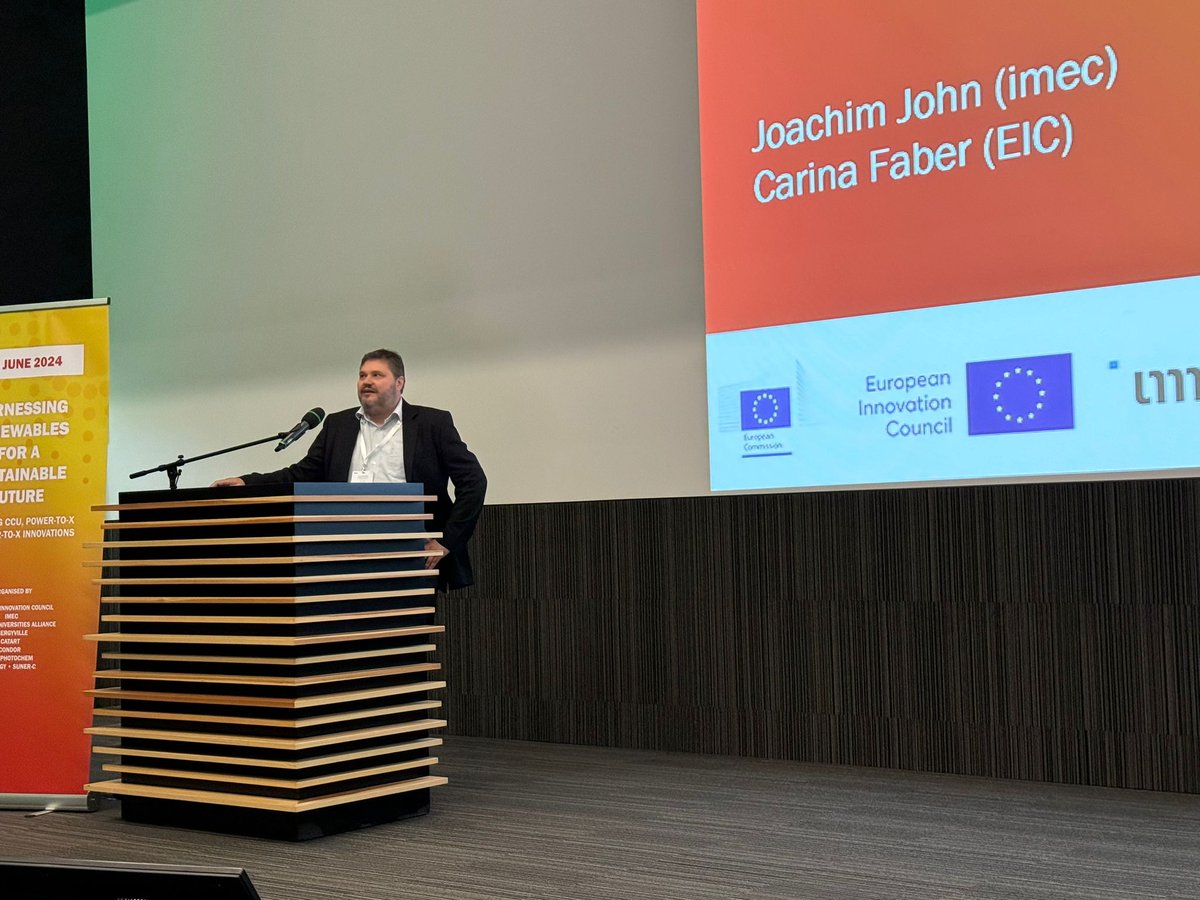 Joachim John (<a href="/imec_int/">imec</a>) welcomes everyone with an introduction to <a href="/EnergyVille/">EnergyVille</a> – a research cooperation between multiple entities to support research and innovation in sustainable energy. The location is symbolic, standing at the site of a decommissioned coal mine! ♻️