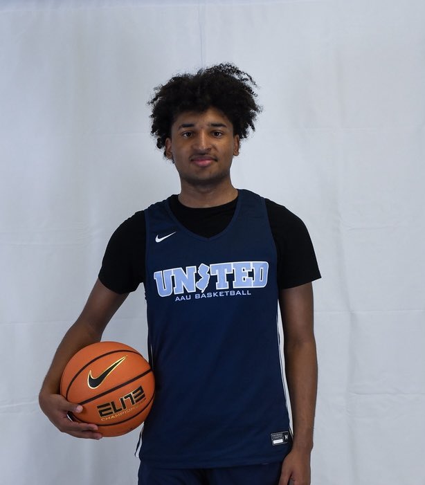 unitedNJaauboys's tweet photo. 17U Select cruise 59-28 g1 win v Underrated Ballerz at  @TheHoopGroup NJ Summer Jam Fest. Lucas Rollan, Jacob Carmona, Will Weckesser, Grayson Roper, Darren Bush, Pat O’Boyle, Dyson Adams, Rams Binns, Connor Herring, &amp; Richard Damiani played well. 🔵⚪️ https://t.co/0WJkrnThXw