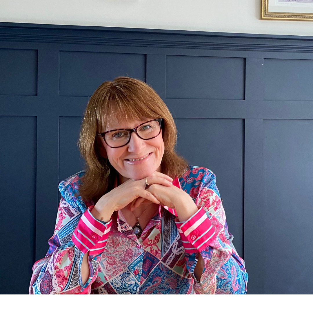 fionadwyerpr's tweet image. Are you ready to become the go-to expert in your industry?   I'm sharing my proven 4-step Authority Blueprint that I use for my clients to raise their profile and build their authority and you can get hold of it for free! Want it? Let me know and I'll send you the download link.