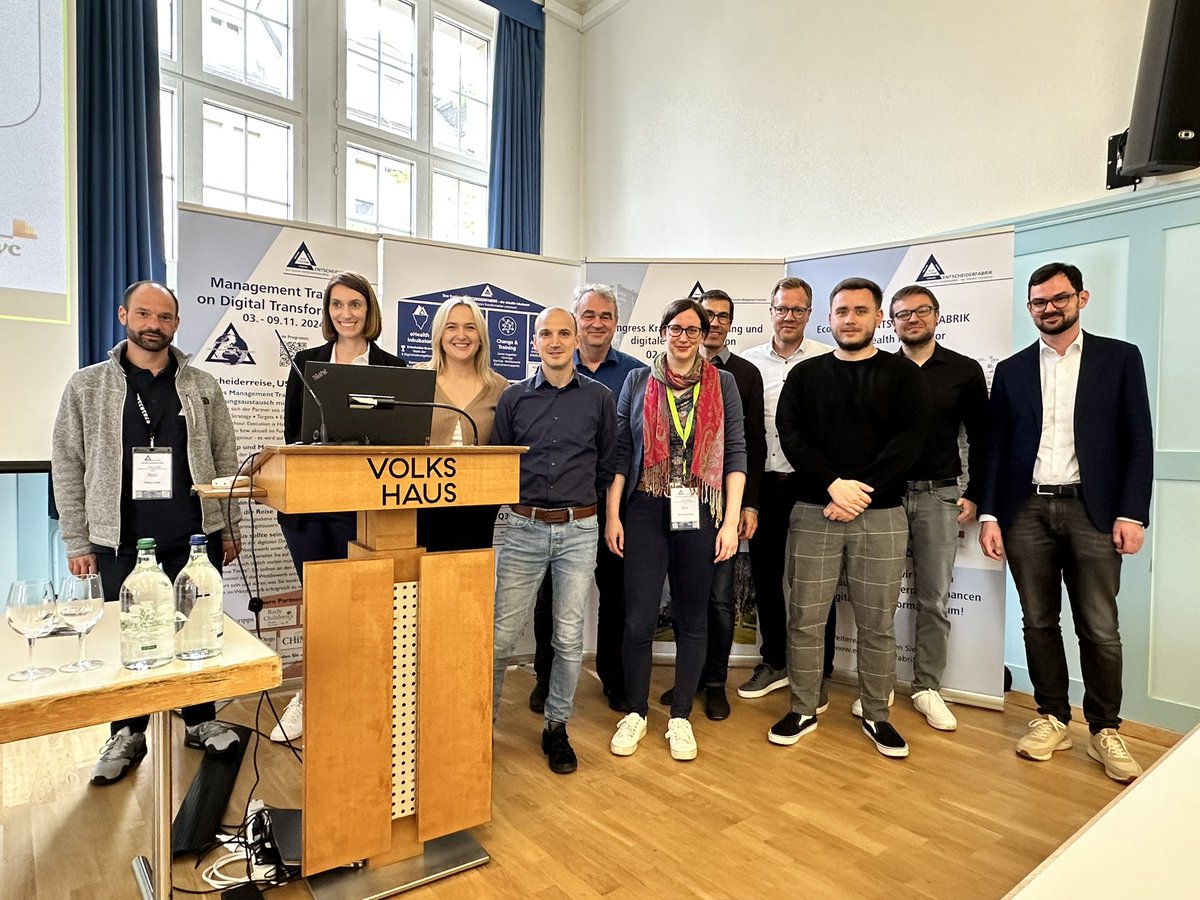 Pierre_Meier's tweet photo. #Sommercamp 2024
Team 2 „Peace of Mind» für Pflegende: Intelligentes und anonymes Frühwarnsystem für die Sturz- und Dekubitus- Prävention“ 
Viel geschafft, Follow up =
Regelmäßiger Austausch der Klinikpartner + Detailplanung! https://t.co/Kj9K6RcIBm