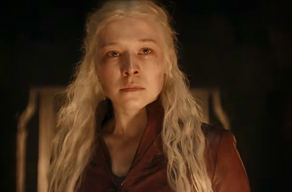 PortalASOIAF's tweet photo. 📝 |  Primeiras impressões do 1° episódio da 2ªT de #HouseoftheDragon: 

“Episódio forte em atuações, música e surpresas, que bom estar de volta! As peças se encaixam e os personagens secundários ganham maior destaque, há intrigas, brigas internas e MUITO SANGUE E QUEIJO. Há + https://t.co/Zxq1awSy1P