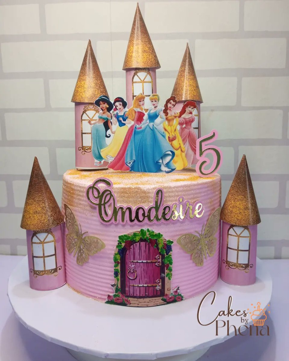 mrs_natty01's tweet photo. Hello June๐
Cake specially made for a princess ๐๐ธ๐ฐ๐
#cakesbyphena #akurebaker #castlecake #cakesinakure #akurecakeplug #affordablecakesinakure #prinesscake #cakeforagirl #AkureHowFar #kidscakesinakure E-money FG and NLC Toyin Abraham Yul Edochie https://t.co/1EVcEu1foS