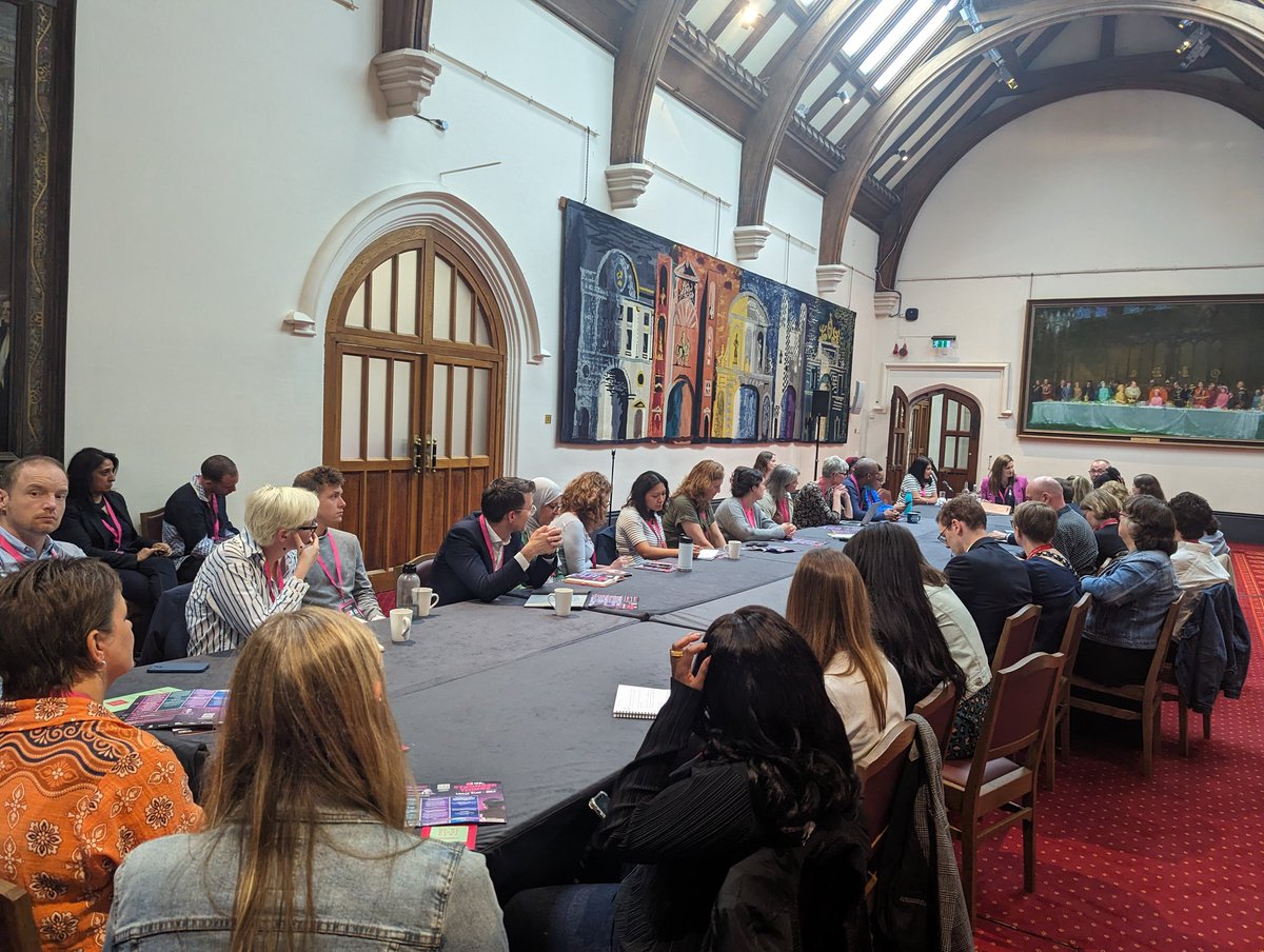 katoglet's tweet photo. "You come across more walls than I did walking through the City of London this year!" 

Apt metaphor from an audience member in our Big Conversations stage, on navigating procurement system as voluntary org. #StrongerThings https://t.co/YXct81E5Ro