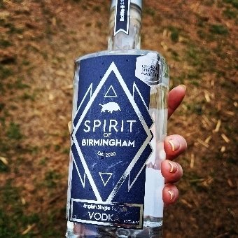 SpiritofBrum's tweet photo. So, er, ...this happened ๐
98pts for SpiritofBirmingham Vodka ๐พ๐ฅ
#MadeinBirmingham #EnglishVodka #EnglishDistillery #IWSC #Birmingham #WestMidlands #Brumtown https://t.co/mnFMHh6EiJ
