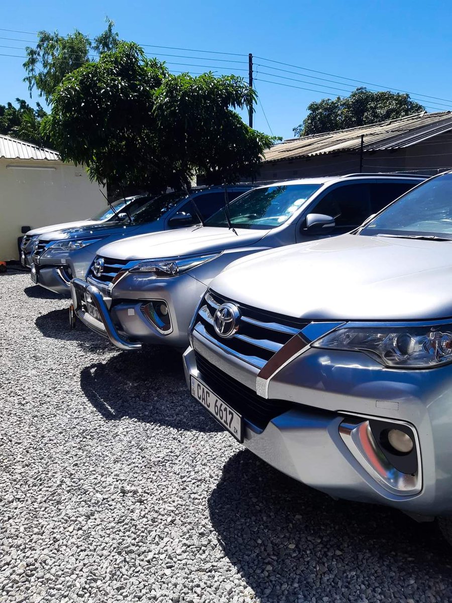 Unclemomo_'s tweet photo. KINDLY HELP RT 🙏🙏🙏

Looking to hire a vehicle within Zambia? Look no further than Lyft Car rental.
We have offices in Lusaka, Kitwe and Ndola.

Give us a call on 0973660020
#carhire @AgovaSV @Ipsos https://t.co/Jl4yd7gdNj
