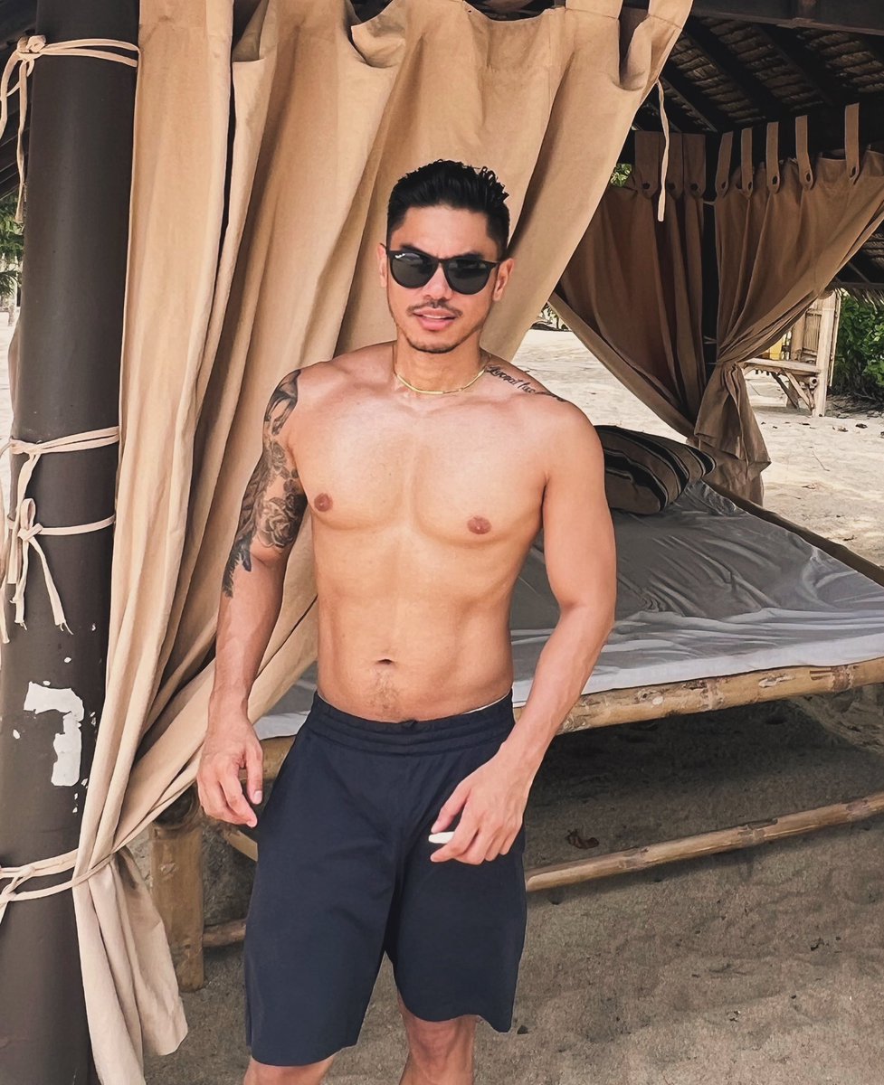 eddunhill's tweet photo. All I need is a good dose of vitamin sea.🌊 https://t.co/Fm16eZpiOm