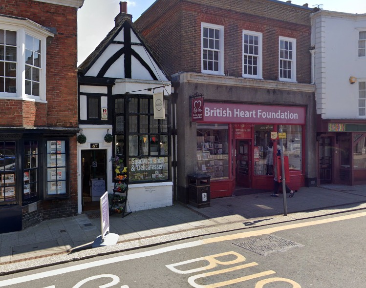 ON LATE NIGHT SHOPPING...
(THIS THURSDAY - 6-9pm)
Don't forget the UPPER HIGH STREET!
As well as a rock choir, dance troupe, Morris and Lewes F.C. and Chamber member Beckworths will have deli tastings and Pimms!

#shoplewes #shoplocal #LewesLNS #leweseastsussex #latenightshopping