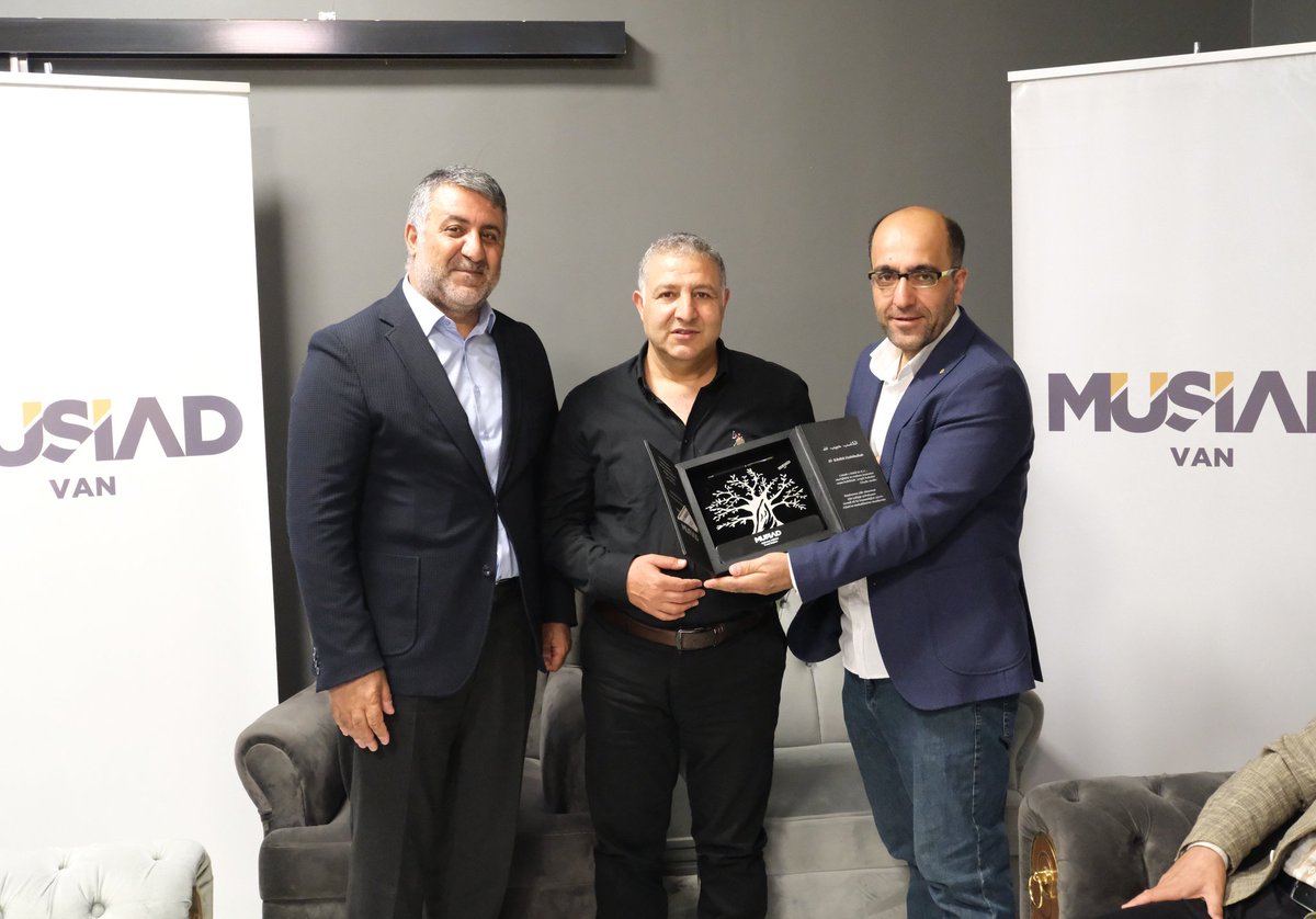 MUSIADVan's tweet photo. MÜSİAD VAN ŞUBEMİZE Yeni katılan Üyelerimizin Üye KİT'lerinin takdimi programını gerçekleştirdik.
@okrumt @ercanyilldirim @EminAyd81414261 #salimdedeoğlu Yeni üyelerimizin aramıza katılmalarından sevinç duyduk hoş geldiniz safalar verdiniz.
@MahmutAsmali @ErtugrulBalibay https://t.co/DzvHJTKNoS