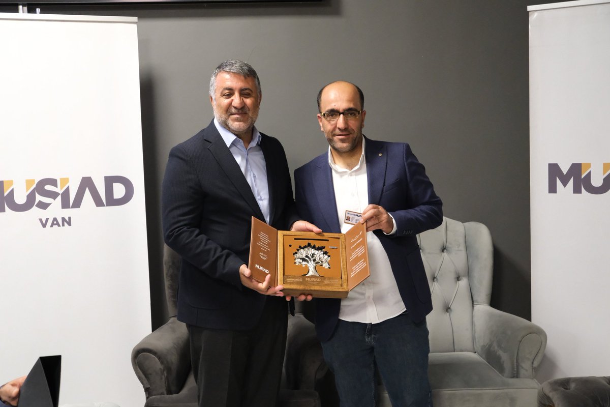 MUSIADVan's tweet photo. MÜSİAD VAN ŞUBEMİZE Yeni katılan Üyelerimizin Üye KİT'lerinin takdimi programını gerçekleştirdik.
@okrumt @ercanyilldirim @EminAyd81414261 #salimdedeoğlu Yeni üyelerimizin aramıza katılmalarından sevinç duyduk hoş geldiniz safalar verdiniz.
@MahmutAsmali @ErtugrulBalibay https://t.co/DzvHJTKNoS