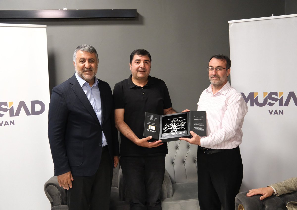 MUSIADVan's tweet photo. MÜSİAD VAN ŞUBEMİZE Yeni katılan Üyelerimizin Üye KİT'lerinin takdimi programını gerçekleştirdik.
@okrumt @ercanyilldirim @EminAyd81414261 #salimdedeoğlu Yeni üyelerimizin aramıza katılmalarından sevinç duyduk hoş geldiniz safalar verdiniz.
@MahmutAsmali @ErtugrulBalibay https://t.co/DzvHJTKNoS