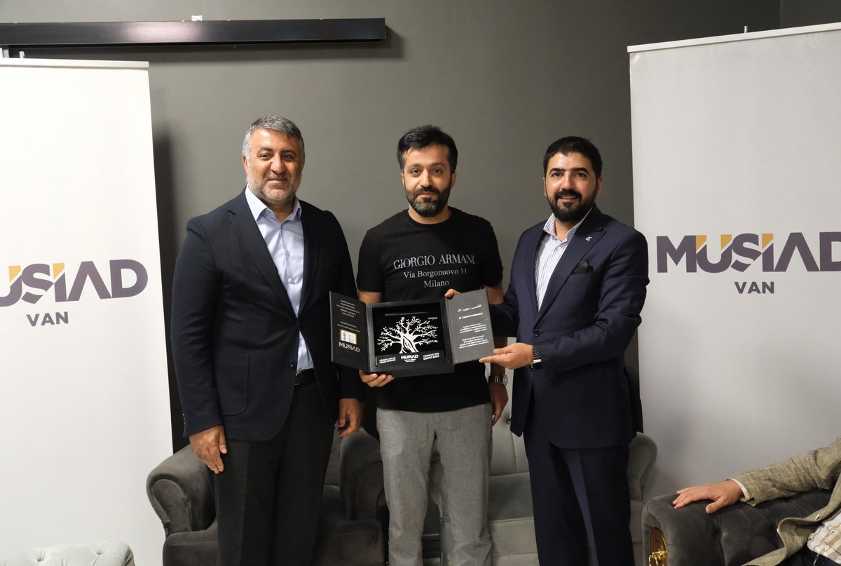 MUSIADVan's tweet photo. MÜSİAD VAN ŞUBEMİZE Yeni katılan Üyelerimizin Üye KİT'lerinin takdimi programını gerçekleştirdik.
@okrumt @ercanyilldirim @EminAyd81414261 #salimdedeoğlu Yeni üyelerimizin aramıza katılmalarından sevinç duyduk hoş geldiniz safalar verdiniz.
@MahmutAsmali @ErtugrulBalibay https://t.co/DzvHJTKNoS