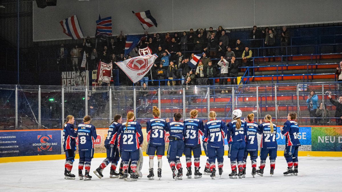 EisbaerenNerds's tweet image. INTERVIEW MIT DEM ELSE JAHN KURVENKOLLEKTIV

EISHOCKEY BLEIBT FRAUENSACHE

ostjournal.de/05-eishockey-b… 

#ejb #ejbf #Hauptstadteishockey