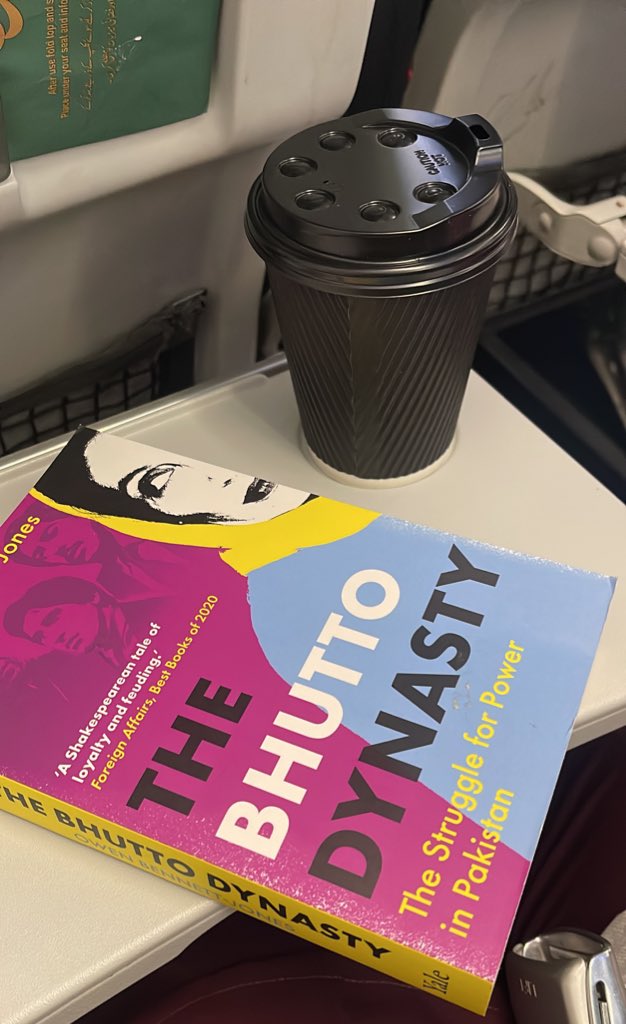 AneelaNauman's tweet photo. #coffeesnob
#booksnob https://t.co/9LC1Q8h6Ie