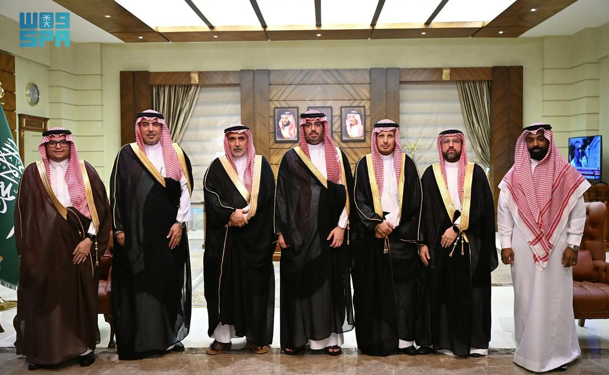 SPAregions's tweet photo. محافظ جدة يستقبل نائب رئيس وأعضاء جمعية المودة للتنمية الأسرية.
https://t.co/JrjbNzPQTc
#واس_عام https://t.co/iC0DZjlKAG