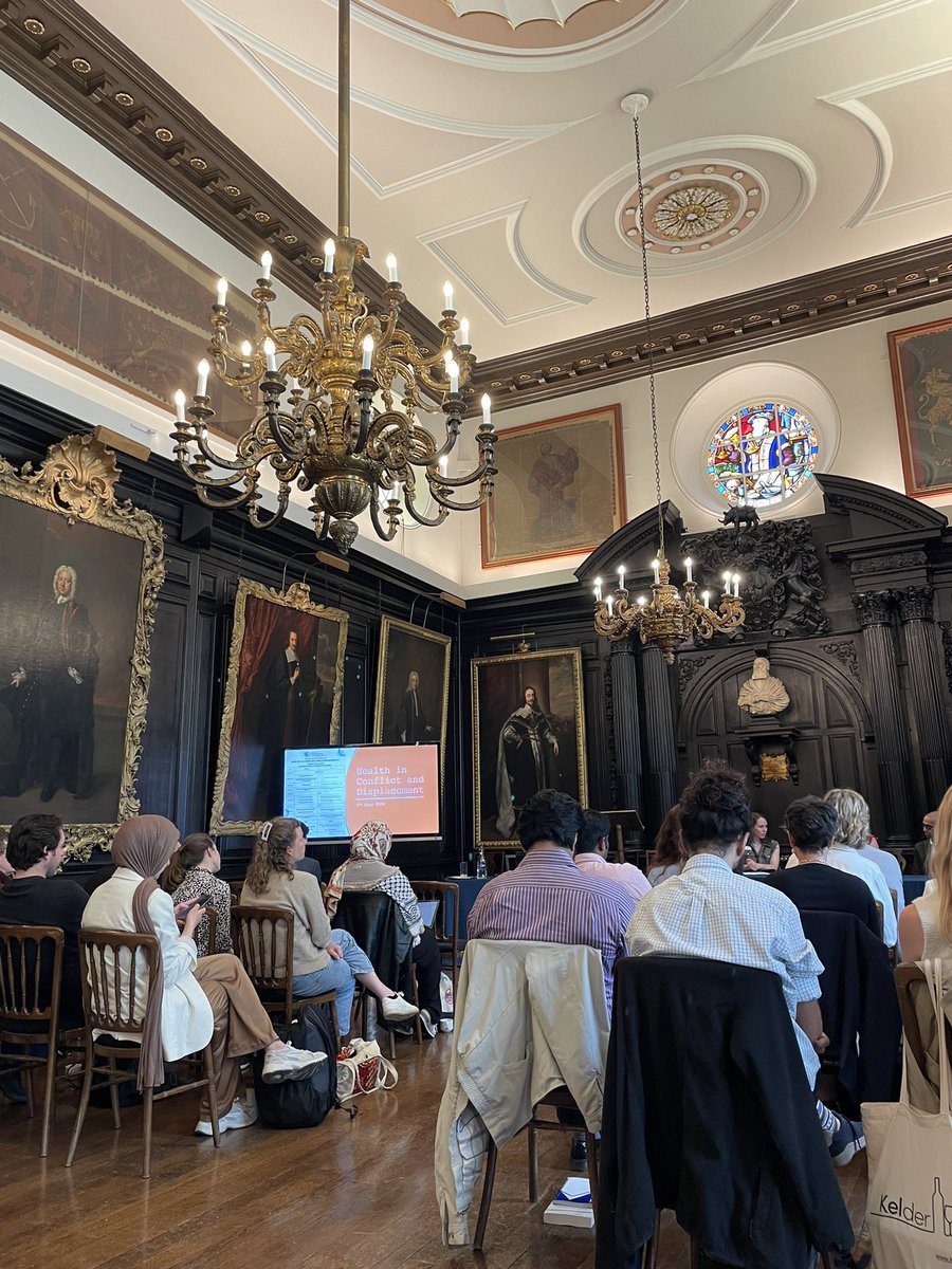 Layal (@docxlu) on Twitter photo Back in the beautiful Apothecaries Hall for <a href="/HPforGH/">Health Professionals for Global Health</a> annual global health conference on ‘Health in conflict and Displacement’🌎
Inspiring talk by <a href="/Hamza_Alkateab/">Dr.Hamza Alkateab</a> on global weaponisation of healthcare in Syria and beyond.
❌Hospitals should *never* be military targets❌ Back in the beautiful Apothecaries Hall for <a href="/HPforGH/">Health Professionals for Global Health</a> annual global health conference on ‘Health in conflict and Displacement’🌎
Inspiring talk by <a href="/Hamza_Alkateab/">Dr.Hamza Alkateab</a> on global weaponisation of healthcare in Syria and beyond.
❌Hospitals should *never* be military targets❌