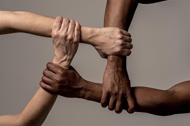 BrunoRguezP's tweet photo. Incitar odio, xenofobia, racismo y supremacismo sobre bases de origen nacional, religioso o étnico es ajeno a vida política y socioeconómica de #Cuba y está prohibido por ley.

Gobierno y sociedad civil desempeñan rol fundamental vs toda forma de discriminación e intolerancia. https://t.co/d0ZYcMLrEk