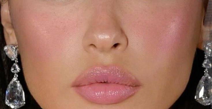 kidasnow's tweet photo. makeup products/tips that changed my life: https://t.co/V3nSfPR4y2