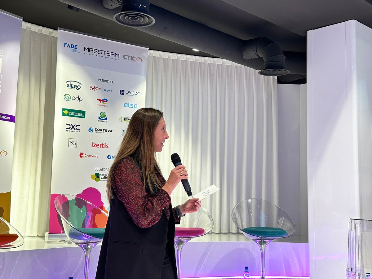 ppaytogijon's tweet photo. 🔵 @AngelaPumariega ha participado hoy en Oviedo en el acto de clausura de #MASSTEAM (Mujeres Asturianas STEAM) una iniciativa, promovida por FADE  y CTIC UNI , de orientación y promoción del talento femenino hacia los estudios #STEAM. 👧🧪📐🎨 https://t.co/vZRlq9NISo