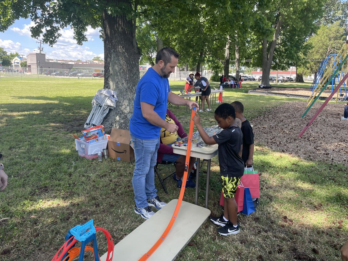 PPSPREK's tweet photo. Our preschoolers had a blast at STEM day @MtHermonPreKCtr!  @in8days @DrPSW_PKC @PortsVASchools @DWilliamsPPSsci @ebracyPPS https://t.co/zfGPhJN9ou
