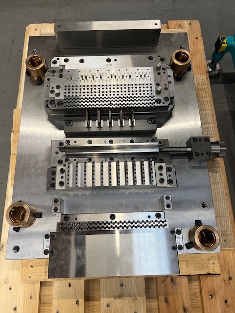 ndprecision's tweet image. Here is one half of a large #press tool we recently completed. We love seeing a project like this progress through the shop floor from start to completion.

📞01271 345496
📧sales@ndprecisionproducts.co.uk
🖱️ndprecisionproducts.co.uk/press-toolmaki… 

#presstools