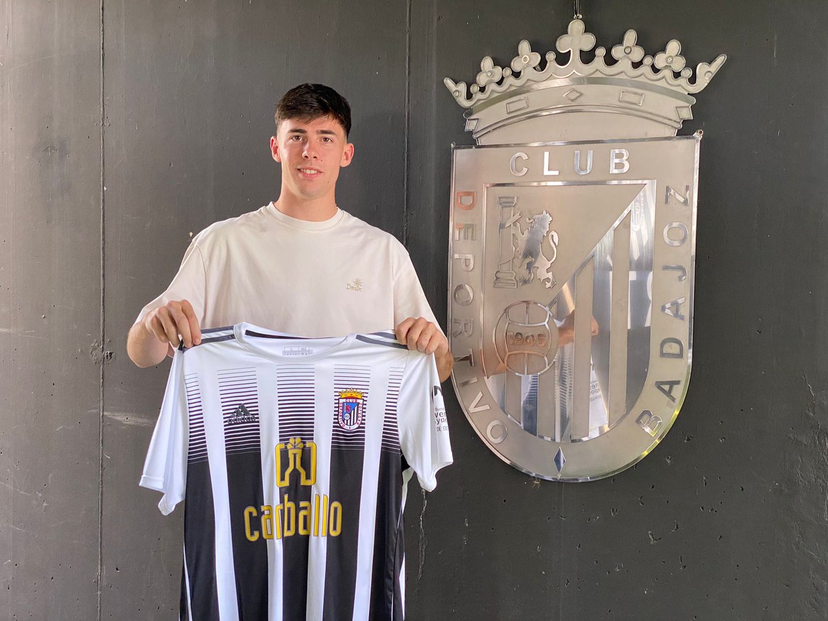 💥 𝗙𝗜𝗖𝗛𝗔𝗝𝗘 | Llega al Club Deportivo Badajoz Antonio Pavón: Juventud y velocidad.

🔗clubdeportivobadajoz.es/noticias/llega…

#BienvenidoPavon #Temporada2425