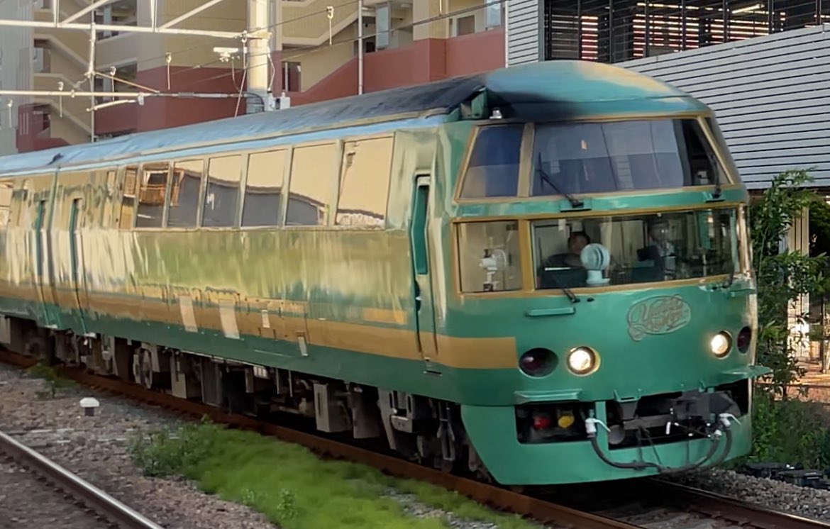 nobu_711's tweet photo. ６／４の撮影あれこれ🚃🌤️#jr九州 #jr貨物 #ef510 #ef81 #銀釜 #ed76 #eh500 #783系 #cm35 #787系... https://t.co/9Hi06GAFml @YouTubeより
こんばんは〜お疲れ様です😄
今日の動画もご視聴よろしくお願いします😊🚃 https://t.co/XXNaarfawx