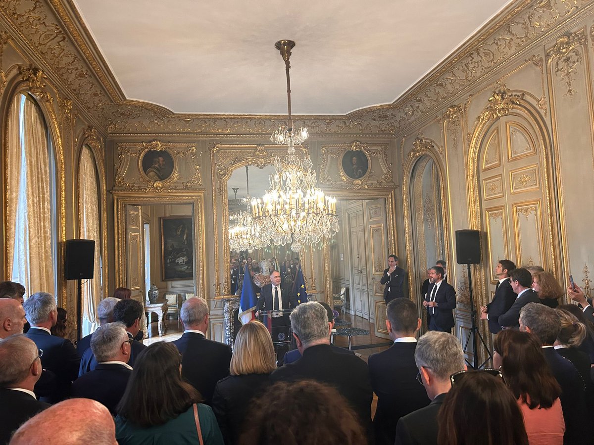 ItalyinFrance's tweet image. Il Vice Ministro @Vale_Valentini_, il Presidente @Confindustria @Orsini_Emanuele, il Presidente @medef @PatrickMartin_1 insieme all'Ambasciatrice D'Alessandro per l’inaugurazione del VI Forum Economico Franco-Italiano per una ancora più stretta cooperazione tra Roma e Parigi 🇮🇹🇫🇷