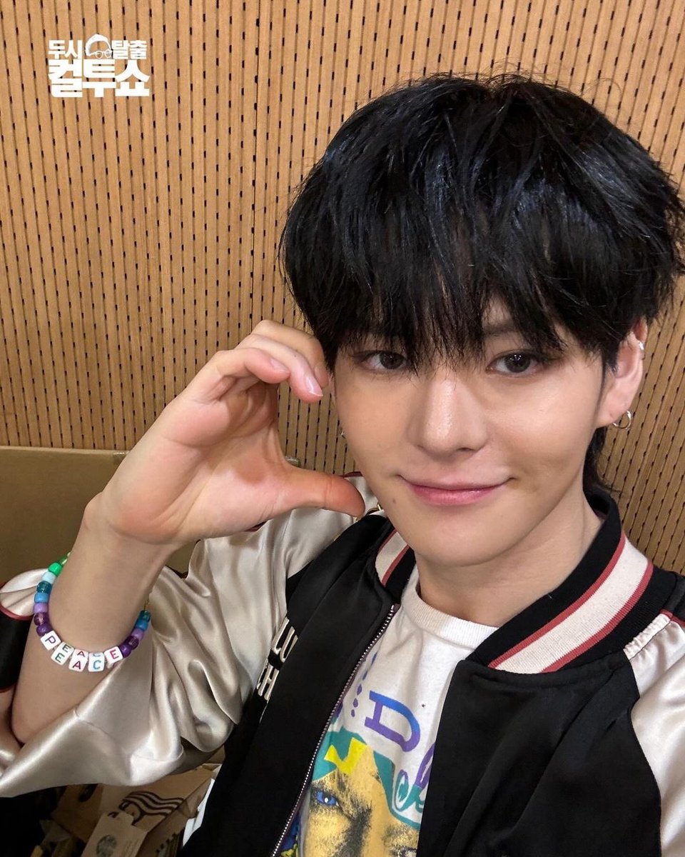 8개월 전의 요시와 오늘자 요시💖
유난히 컬투쇼만 나오면 착한표정순딩고양이가 되는 것 같아 。。🐈🐈‍⬛