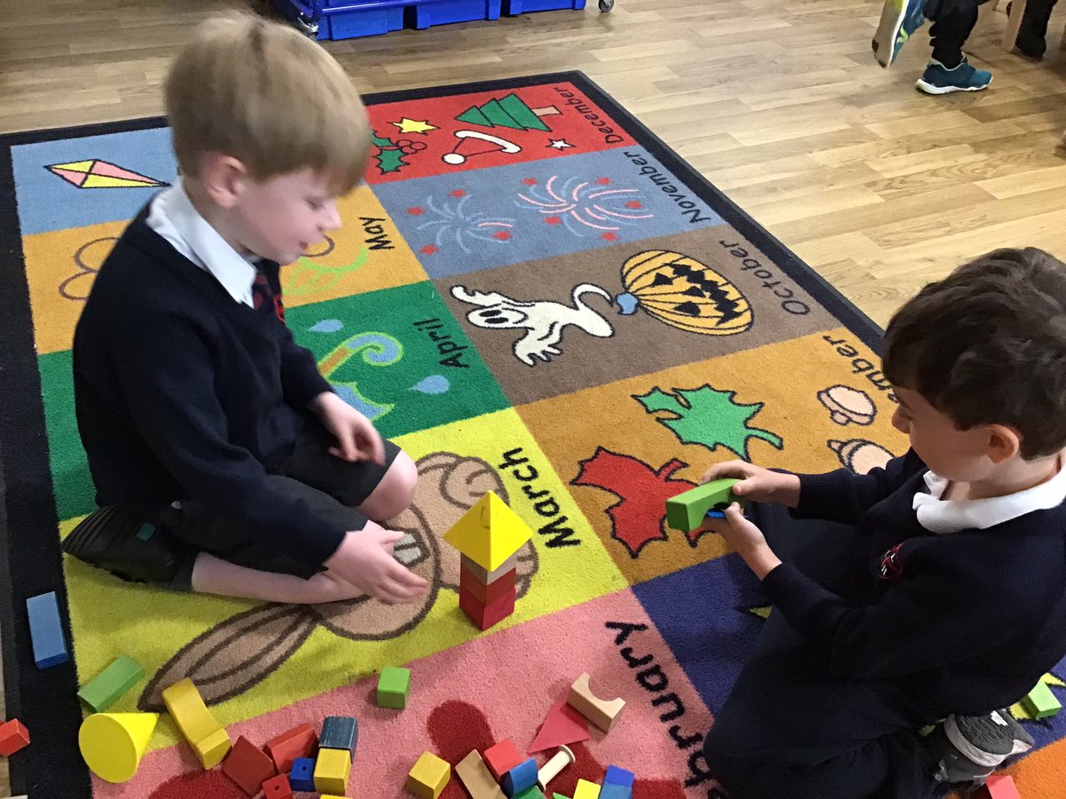 olgheyfs's tweet photo. The children have been naming shapes and their properties whilst making rockets linked to our topic on Space. #OLGHeyfs #OLGHmaths #shape #imagination #Space #rotate #compose #decompose #manipulate #spatialreasoning https://t.co/L7pcq32nhI