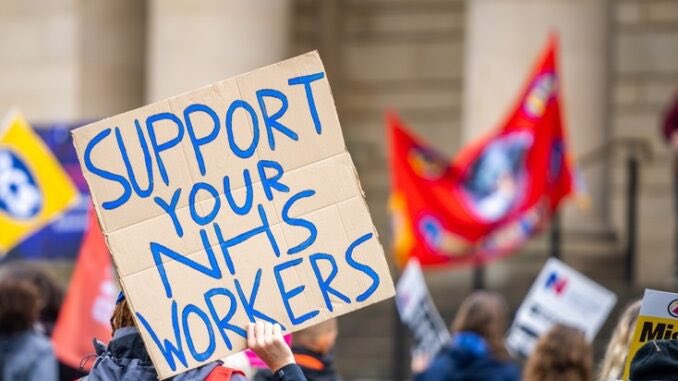 Ended up in A&amp;E for 6 hours last night. Arrived after midnight. 57 people in the waiting room. All in various states of distress/pain/discomfort. 
The doctors and nurses were kind, cheerful &amp; reassuring. Cannot thank them enough. 
Support the NHS 💙💙