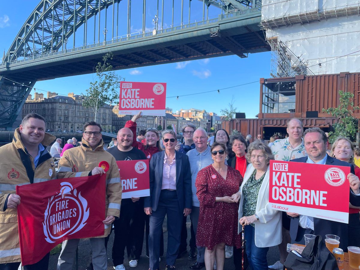 So much hope for a Government that will deliver for Northern Communities like Jarrow and Gateshead East. Yesterday I was so pleased to be joined by so many of my team and @FBUTyneandWear to hear from @AngelaRayner and see the Labour bus. #VoteLabour