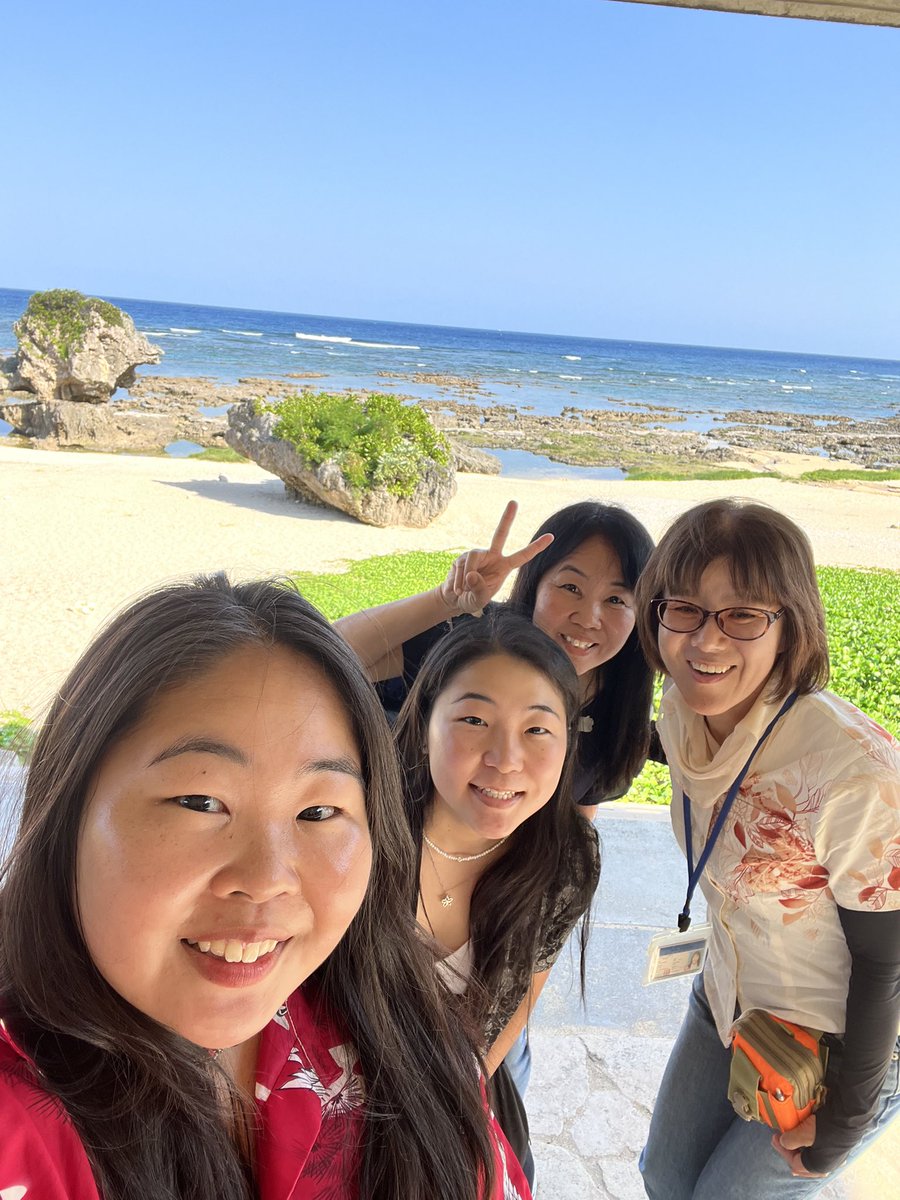 eisagirl1's tweet photo. 昨年12月中旬に私のカスタマイズツアーを満喫して頂いた米国の素敵な女性が、今日は、ご家族と2回目の沖縄訪問❣　今回のカスタマイズツアーもご家族で楽しんで頂いた様でとても嬉しい☺沢山のハワイからの心のこもったお土産、感謝です🙇
#okinawa #English  #tourguide   #CoralDyeing https://t.co/CxvtkvzOA6