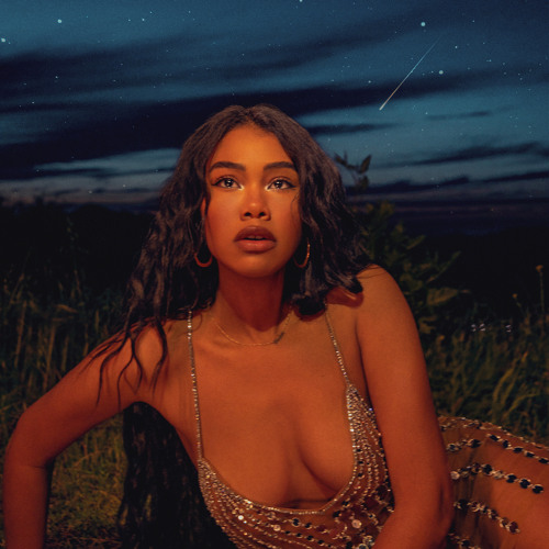 Amber Mark is back! The neo soul/pop singer has released her electrifying new single ‘Space + Time’. It’s her 2nd new music drop this year after releasing the critically acclaimed album ‘Three Dimensions Deep’ in 2022 open.spotify.com/track/00cxdB8H…
#ambermark #newmusic #peermusicnr