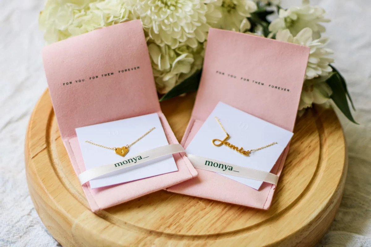 Whether you personalize them for yourself or for someone special, these are heritage jewelry you wouldn’t want to take off. 💛

📷: @dailymomofficial

#madeinamerica #jewelrygram #instajewelry #ugc #necklace #namenecklace #personalizedjewelry #genevievegorder