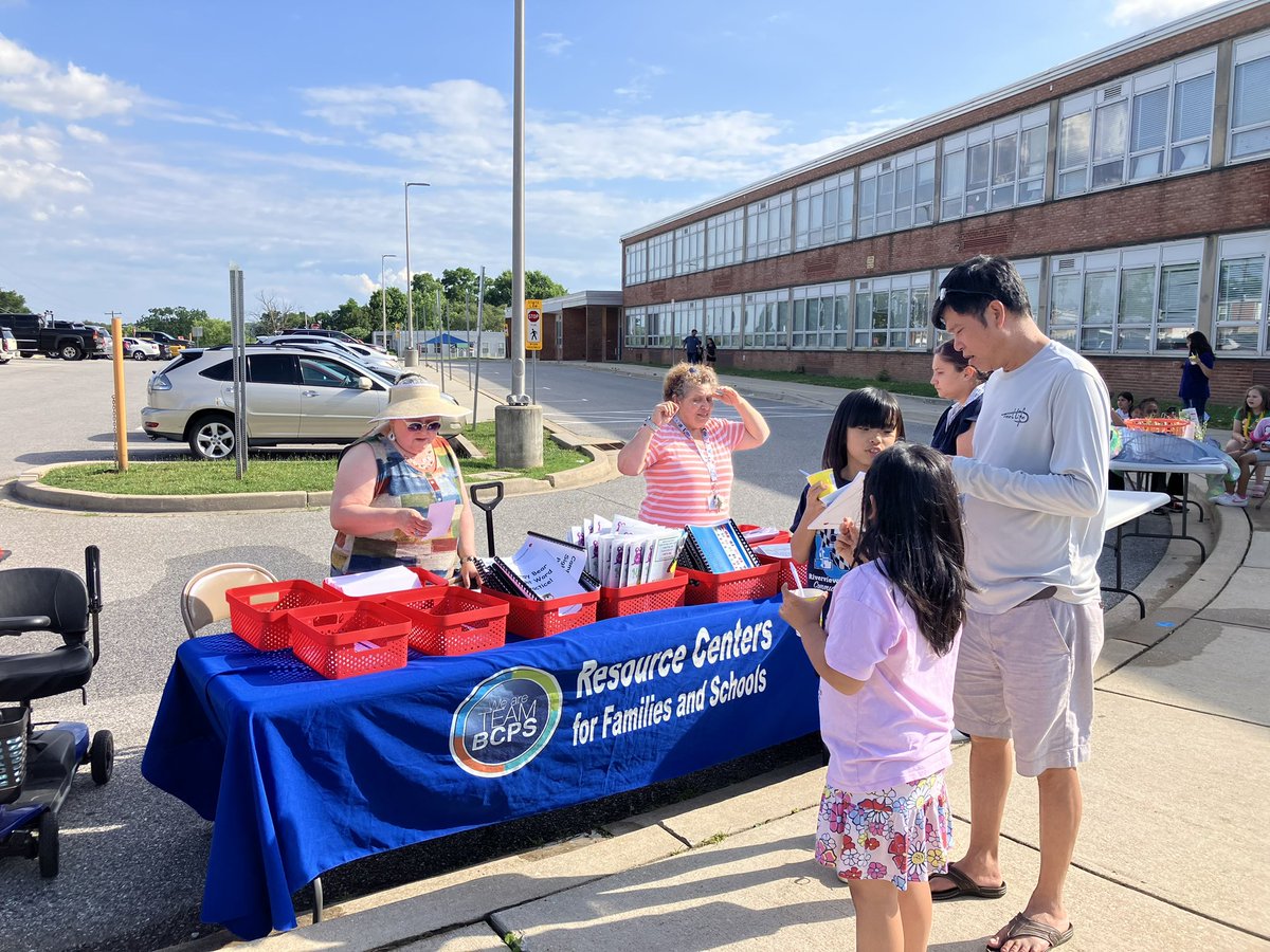 Sara Carr Bennett (@sarabennettcsf) on Twitter photo We capped off a school year filled with family engagement at our Summer Splash event yesterday. Families got information about summer learning opportunities, played water-themed academic games, connected with resources, and enjoyed Kona Ice. <a href="/Riverview_ES/">Riverview_ES</a> #CommunitySchools We capped off a school year filled with family engagement at our Summer Splash event yesterday. Families got information about summer learning opportunities, played water-themed academic games, connected with resources, and enjoyed Kona Ice. <a href="/Riverview_ES/">Riverview_ES</a> #CommunitySchools