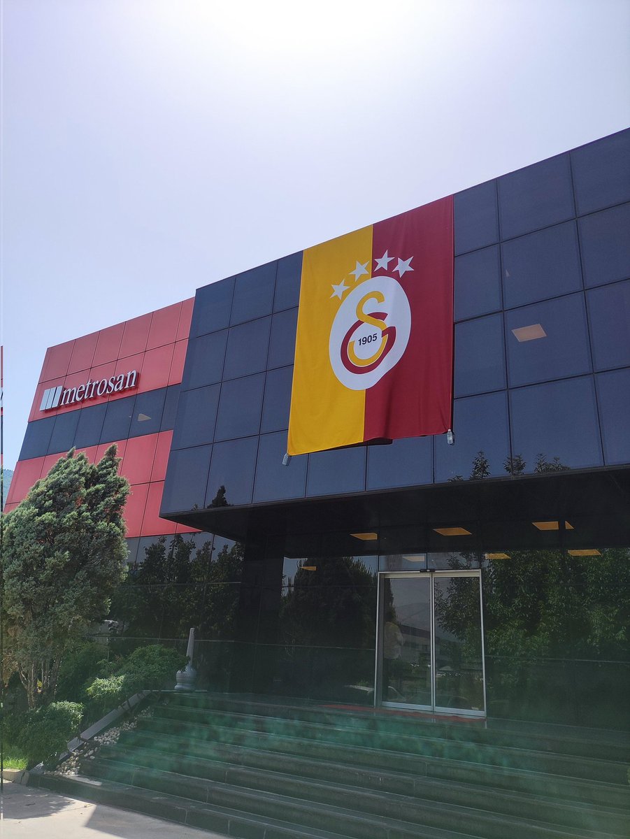 BurakceylanF's tweet photo. Manisa Organize Sanayi #AsBayraklarıAs https://t.co/fIEQDH2KYo
