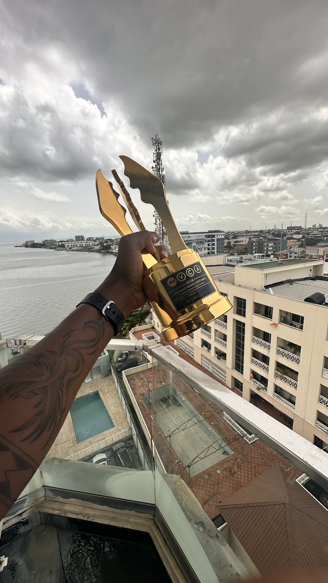 ObiajuluKc's tweet photo. Premier League player of the season.

Finally got my hands on this guy. 

Grateful. https://t.co/y3R5KJBXLn